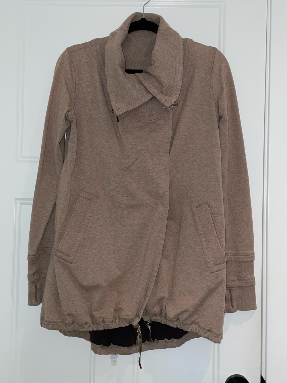 lululemon Gratitude Wrap size 8 VEUC